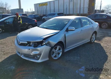 2012 Toyota Camry Se z USA, uszkodzony, nr VIN 4T1BF1FK0CU047124